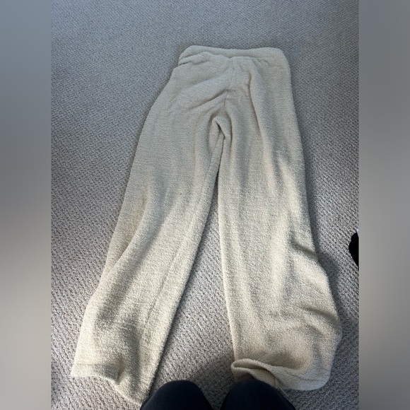 Fuzzy matching set — crop top and lounge pants - Picture 3 of 9